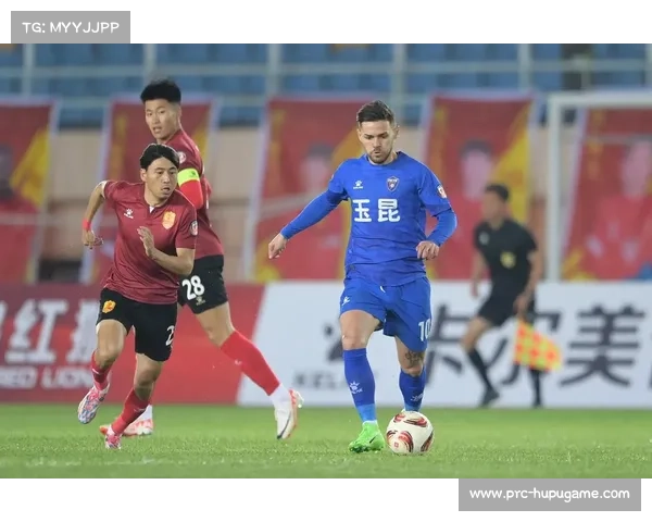 VAR技术判罚标准引发广泛争议与讨论